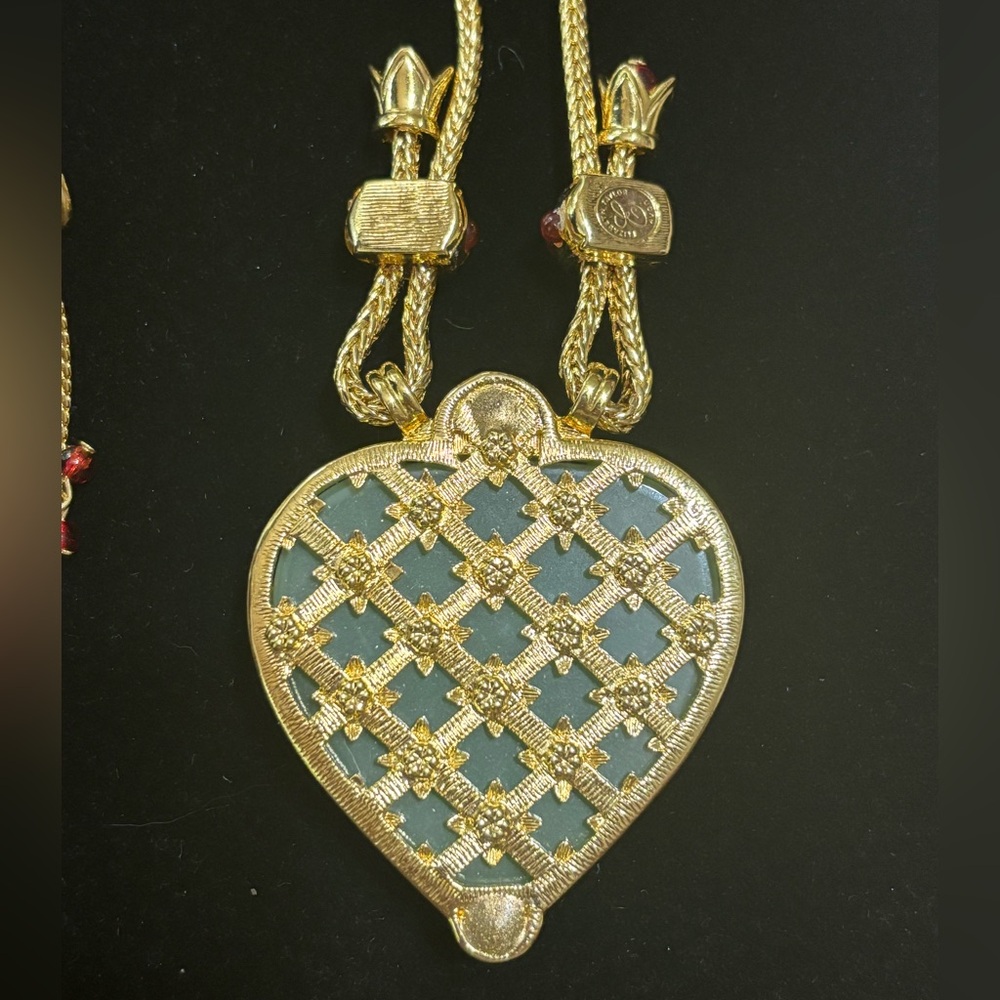 Rare Elizabeth Taylor Avon Necklace - Picture 9 of 11